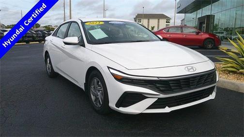 2024 Hyundai ELANTRA SE