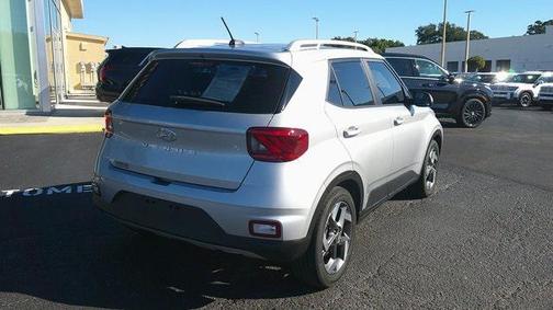 2023 Hyundai VENUE SEL