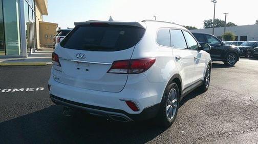 2017 Hyundai SANTA FE SE