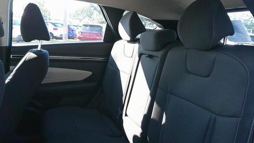 2022 Hyundai TUCSON SE