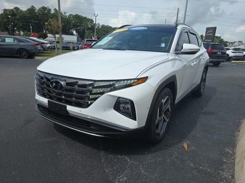 White 2024 Hyundai TUCSON Limited