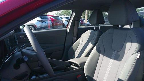 2023 Hyundai ELANTRA SE