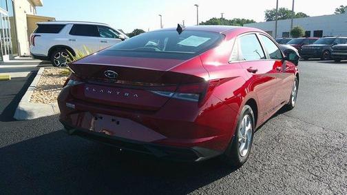 2023 Hyundai ELANTRA SE