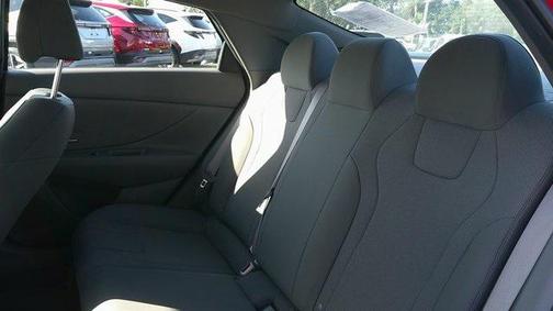 2023 Hyundai ELANTRA SE