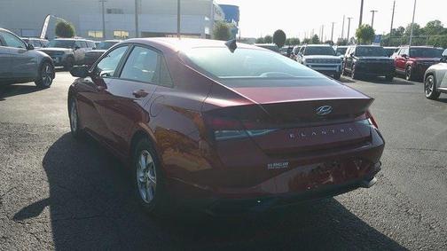 2023 Hyundai ELANTRA SE