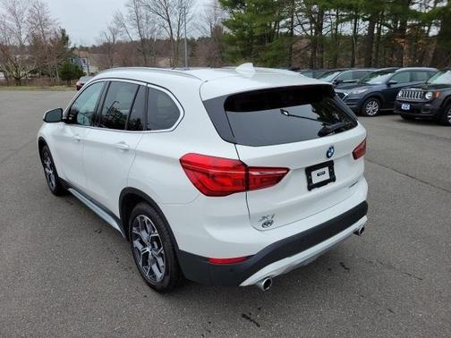 Photo 3 of 36 of 2020 BMW X1 xDrive28i