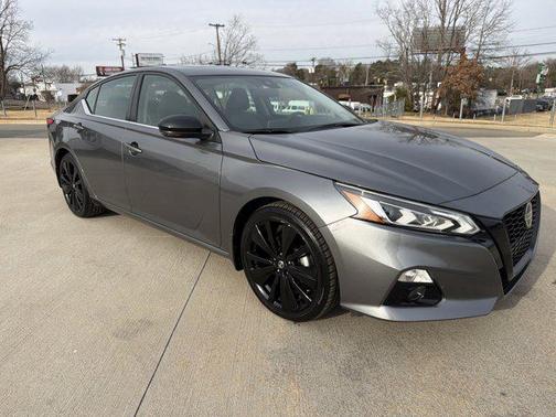 2022 Nissan Altima SR FWD