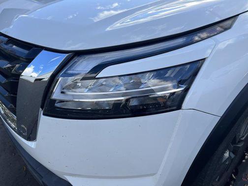 2022 Nissan Pathfinder SV 2WD