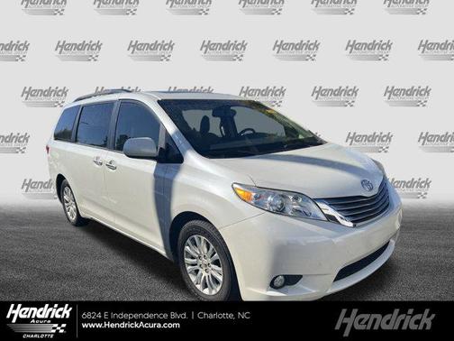 2017 Toyota Sienna XLE