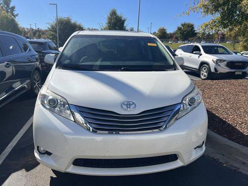 2017 Toyota Sienna XLE