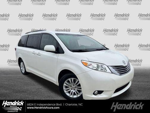 2017 Toyota Sienna XLE