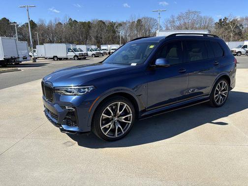 2022 BMW X7 M50i