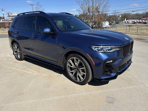 2022 BMW X7 M50i