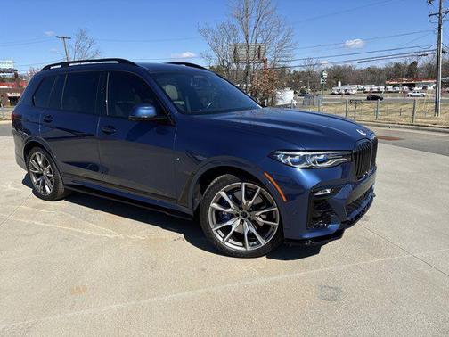 2022 BMW X7 M50i