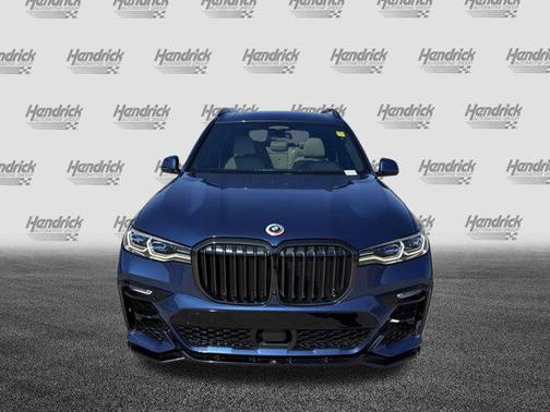 2022 BMW X7 M50i