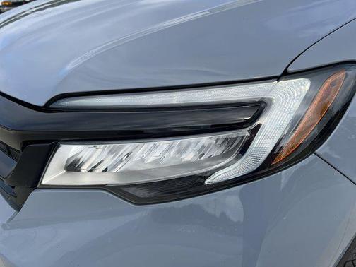 2022 Honda Pilot AWD Black Edition