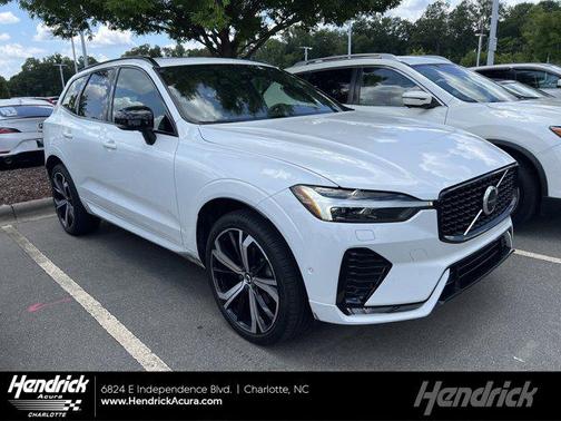 2023 Volvo XC60 B5 Ultimate Dark Theme