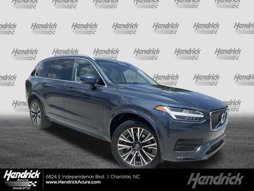 2022 Volvo XC90 T5 Momentum