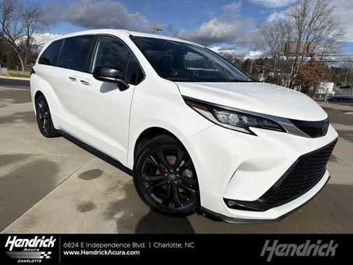 2023 Toyota Sienna XSE 7 Passenger