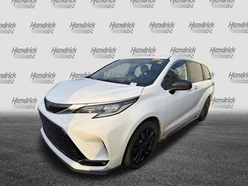 2023 Toyota Sienna XSE 7 Passenger