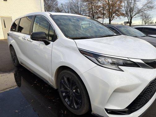 2023 Toyota Sienna XSE 7 Passenger