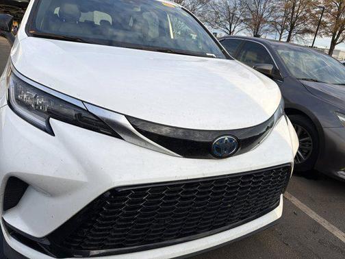 2023 Toyota Sienna XSE 7 Passenger