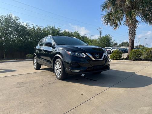 2022 Nissan Rogue Sport SV