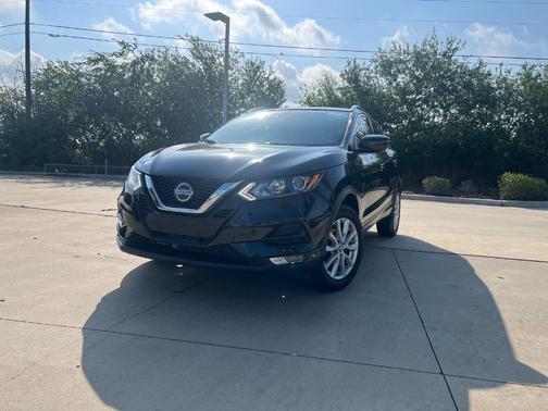2022 Nissan Rogue Sport SV