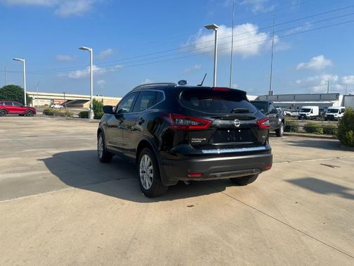 2022 Nissan Rogue Sport SV