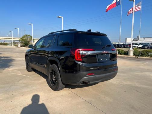 2022 GMC Acadia AT4