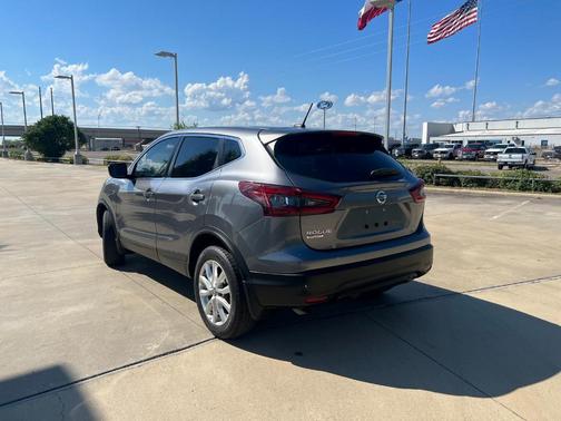 2022 Nissan Rogue Sport S