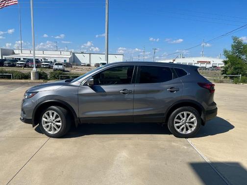 2022 Nissan Rogue Sport S