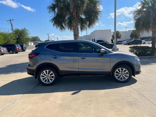 2022 Nissan Rogue Sport S