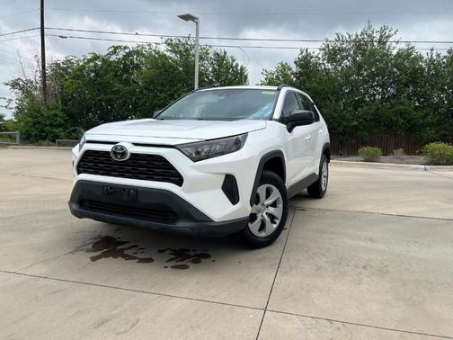 2020 Toyota RAV4 LE