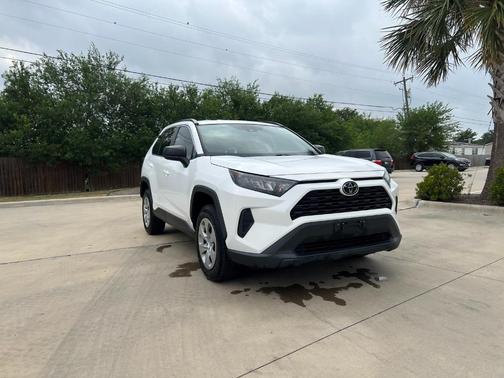 2020 Toyota RAV4 LE