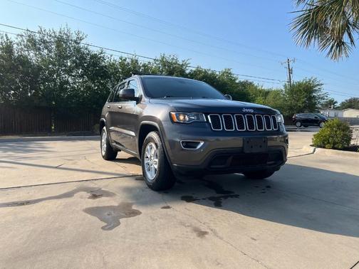 2020 Jeep Grand Cherokee Laredo E