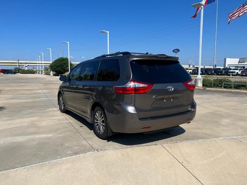 2019 Toyota Sienna L