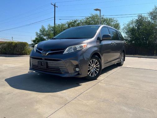 2019 Toyota Sienna L