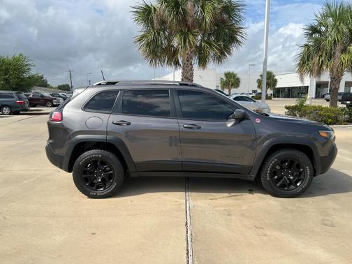 2019 Jeep Cherokee Trailhawk
