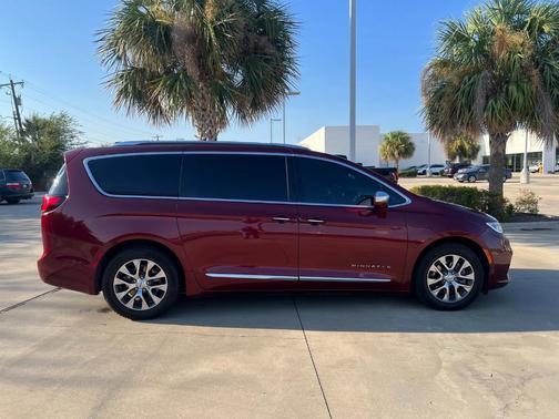 2021 Chrysler Pacifica Hybrid Pinnacle