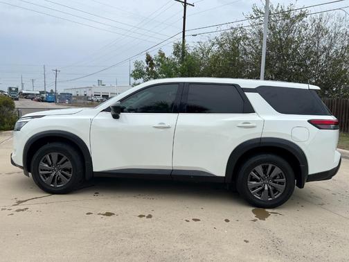 2023 Nissan Pathfinder S