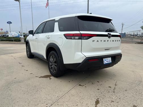 2023 Nissan Pathfinder S