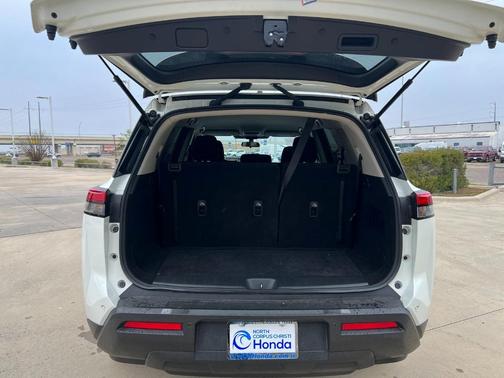 2023 Nissan Pathfinder S