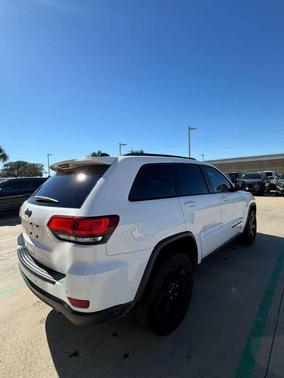 2021 Jeep Grand Cherokee Laredo