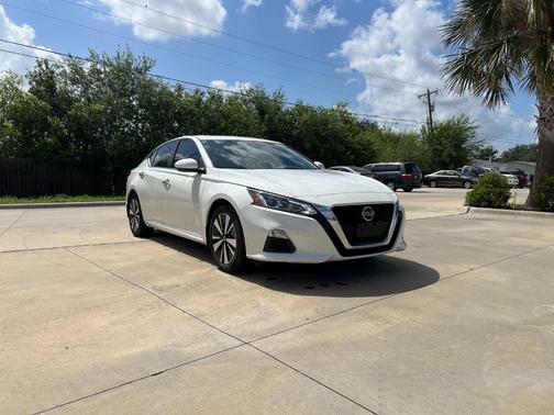 2022 Nissan Altima 2.5 SV