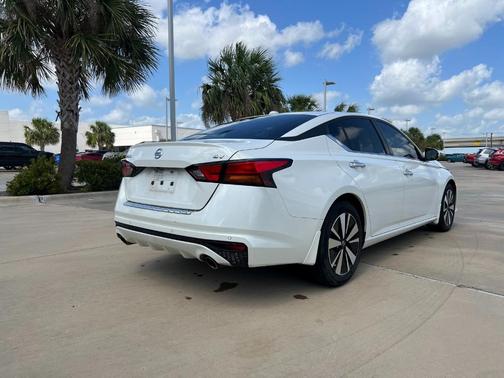 2022 Nissan Altima 2.5 SV