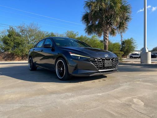 2021 Hyundai ELANTRA SEL