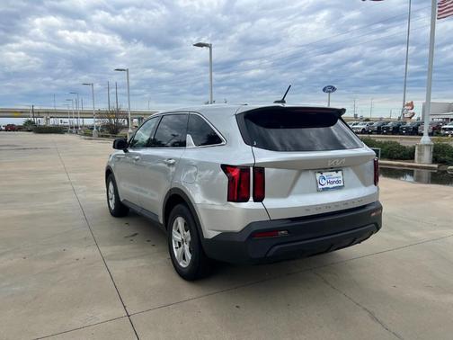 2022 Kia Sorento LX