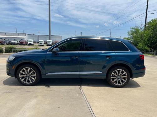 2019 Audi Q7 55 Premium Plus