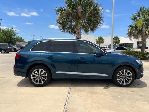 2019 Audi Q7 55 Premium Plus